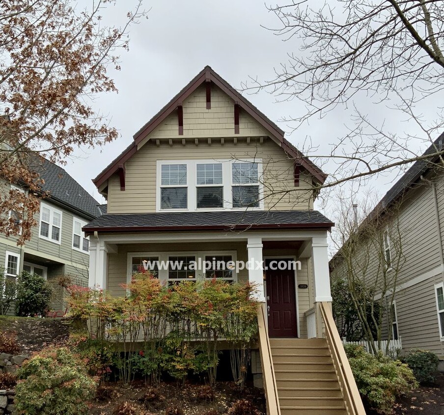 Primary Photo - Three Bedrooms In Northwest Heights