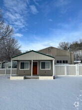 Building Photo - 3040 Clemans Rd