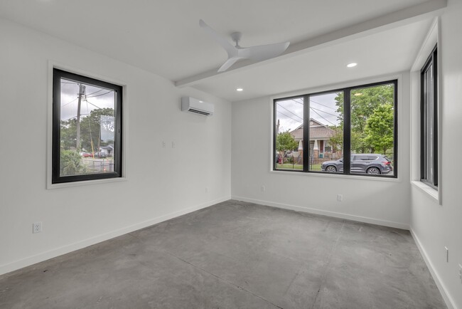 Foto del edificio - 1130 E 14th St