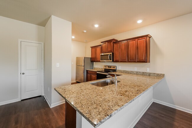 Building Photo - 112 Clover Circle