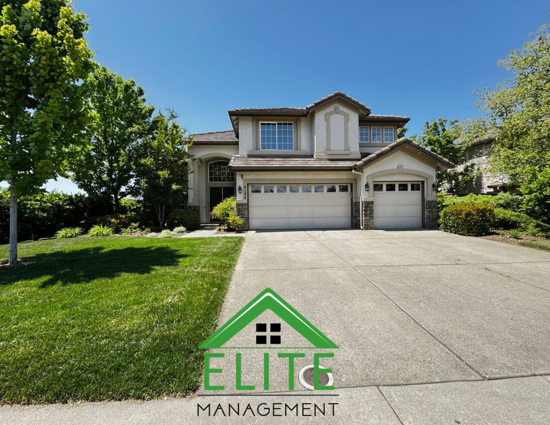 Foto principal - Scenic View Balcony and Beautiful 4-Bedroo...
