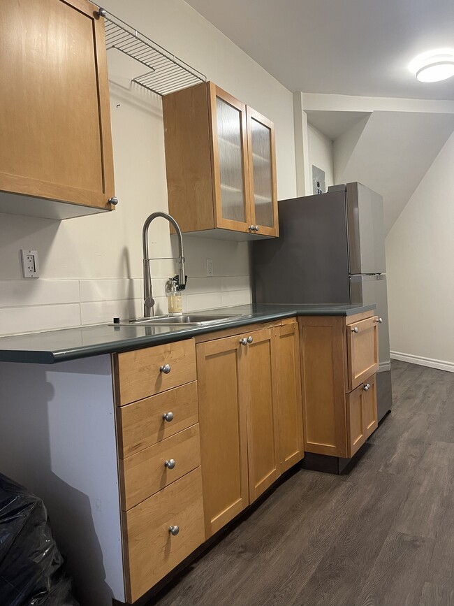 Photo du bâtiment - 23849 Zeron Ave