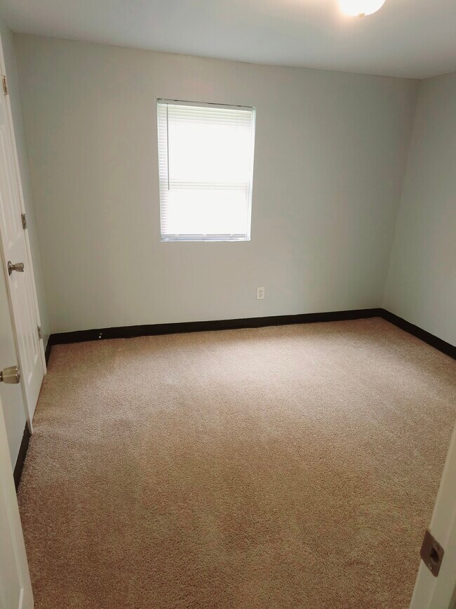 Large Bedroom - 1626 Telfair Street Ln