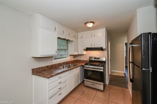 Building Photo - 3 br, 1 bath House - 446 FEDORA Way
