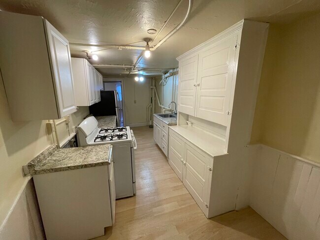 Building Photo - 474 Madison Ave