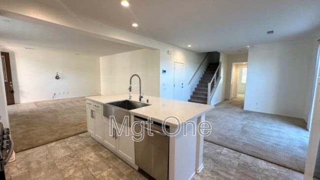 Building Photo - 124 Citron Ct