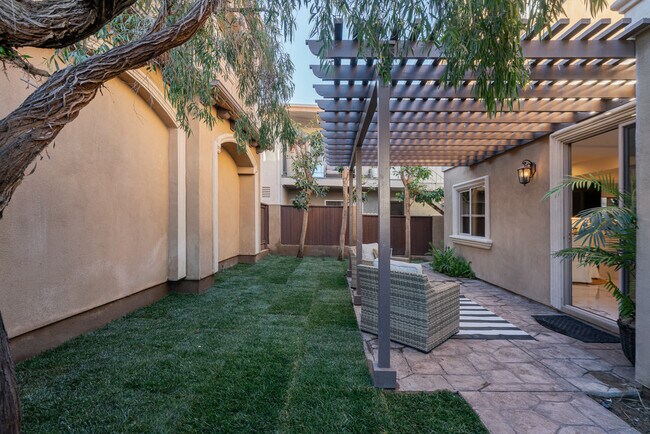 Building Photo - 2018 Ruhland Ave