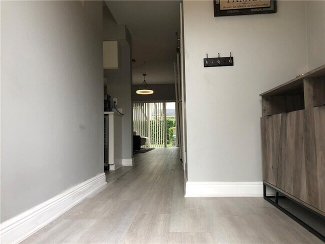 Building Photo - 9960 NW 57th Manor