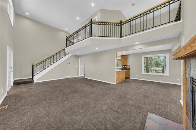 Foto del edificio - 685 E Union Pines Ct