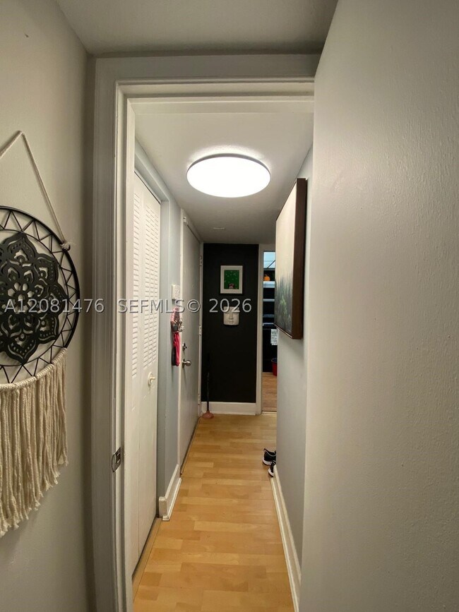 Foto del edificio - 9451 Evergreen Pl
