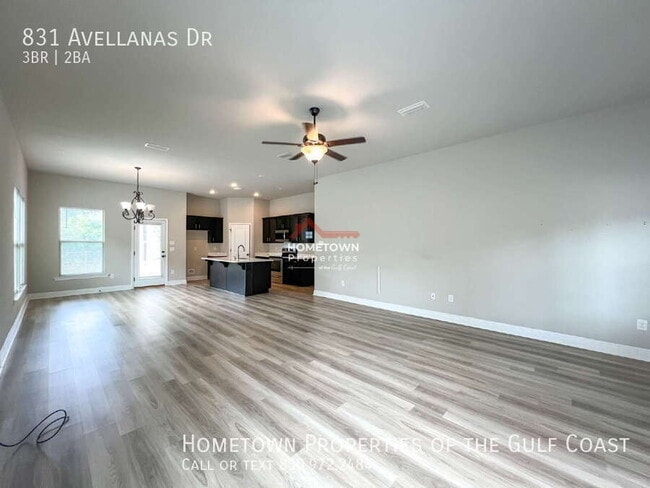 Building Photo - 831 Avellanas Dr