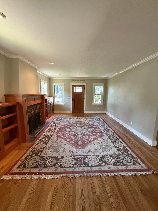 Foto del edificio - 2 Bedroom 1 Bathroom Updated Single Family...