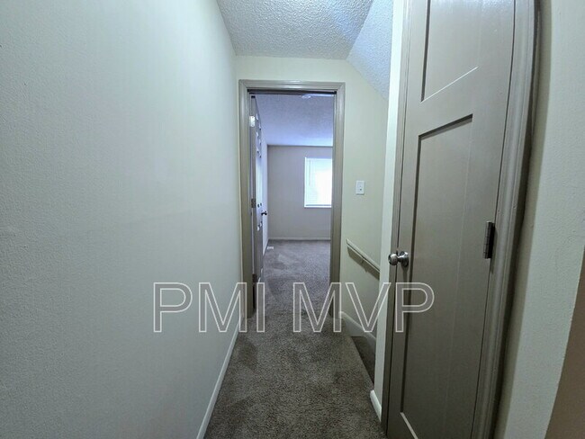 Foto del edificio - 7280 Broadwyn Dr