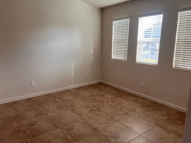 Building Photo - 2578 Bell Port Ave