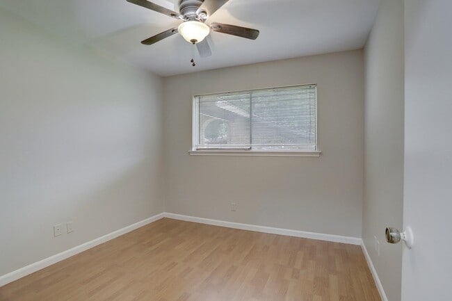 Building Photo - 10022 Belfast Rd