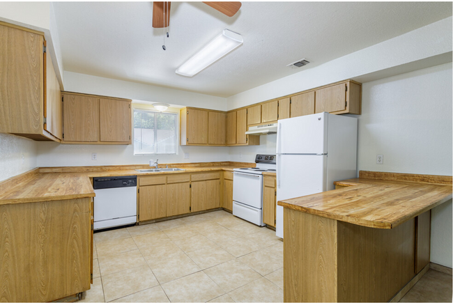 Interior Photo - Redwood Glen Apartments