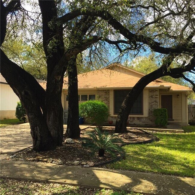 Building Photo - 5715 Shreveport Dr