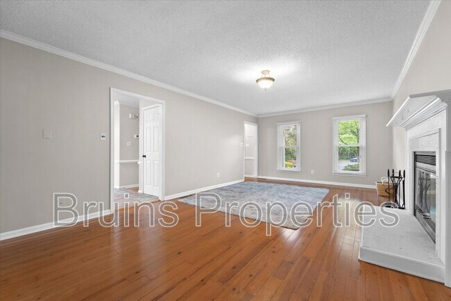 Foto del edificio - 4457 Eagles Nest Dr