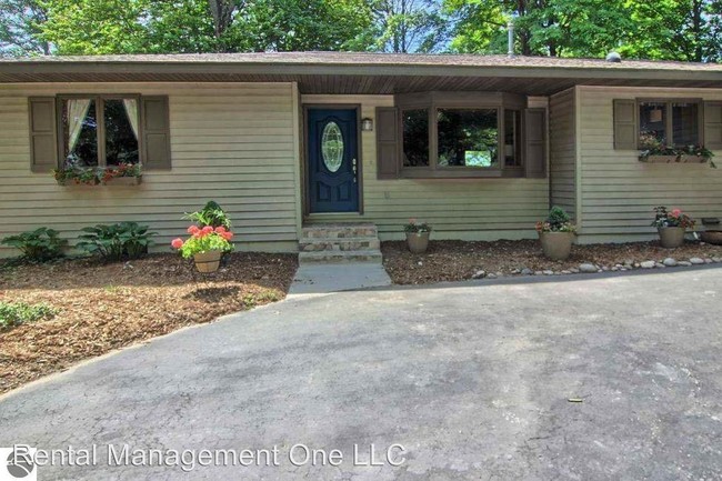 Building Photo - 3713 Peninsular Shores Dr