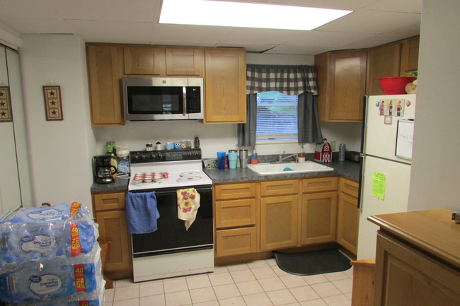 Building Photo - 1457B