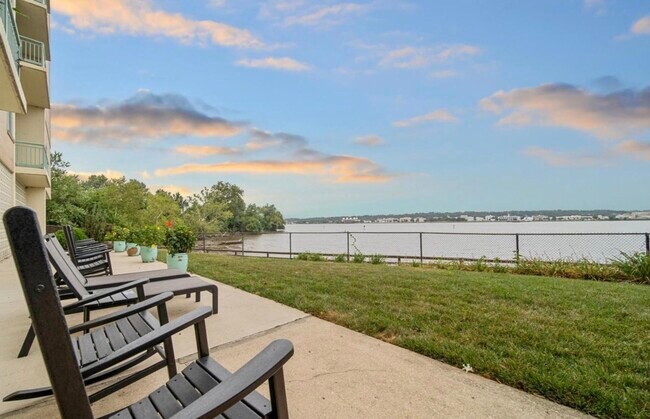 Parque con vista al río - 501 Slaters Ln