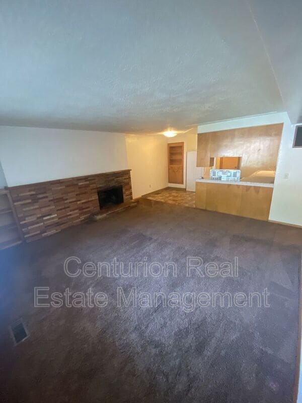Building Photo - 132 Stoneway Dr NW