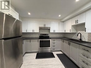 Building Photo - 1211 Bridge Gate Crescent