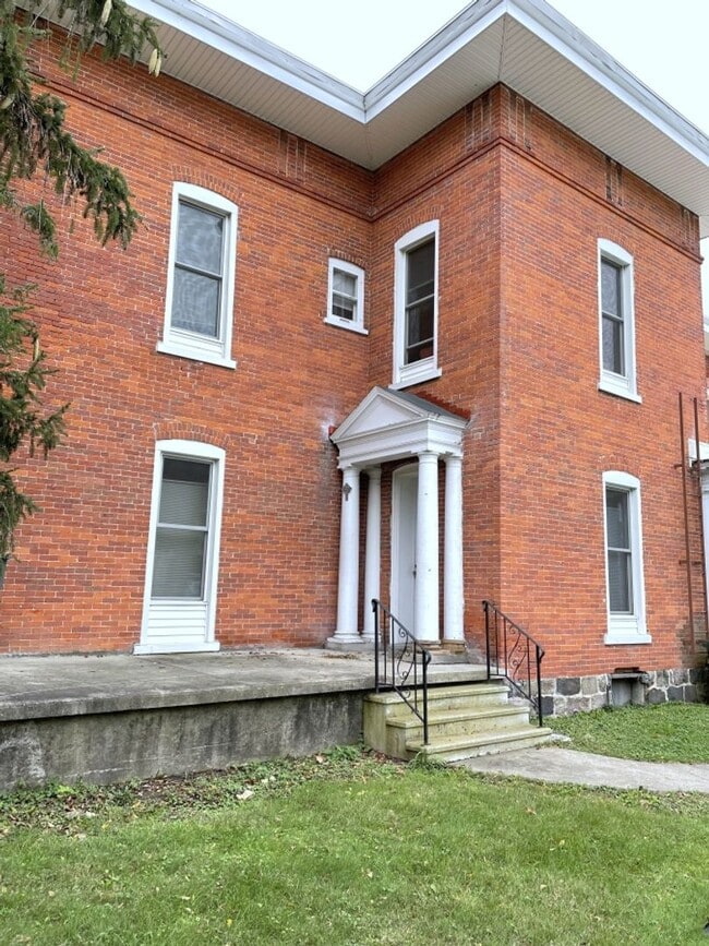 Building Photo - 203-2 6th