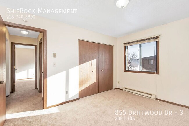 Building Photo - 855 Driftwood Dr