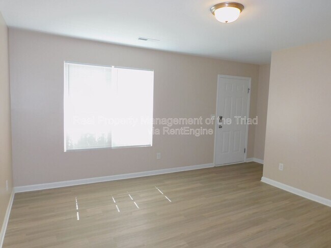 Building Photo - 2035 Chapel Park Ln