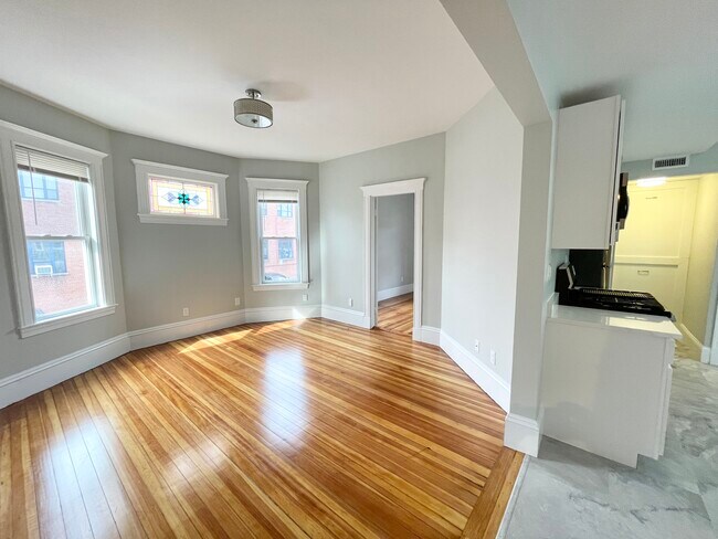 Building Photo - 159 Boston St