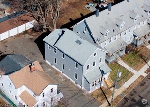 Building Photo - 18 Charles St