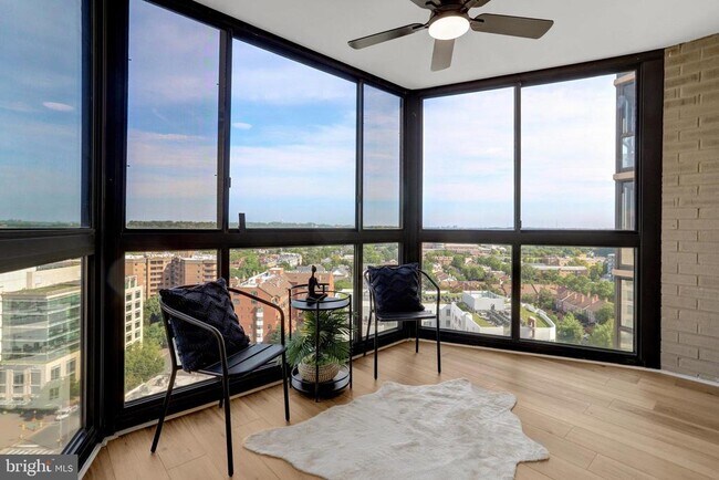 Foto del edificio - 900 N Stafford St