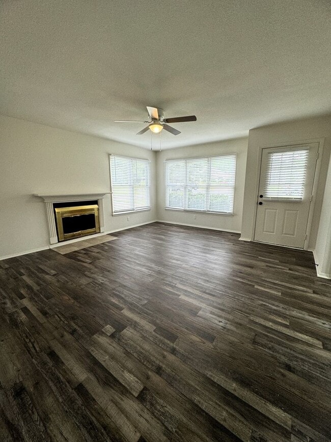 Foto del edificio - Move In Special!!