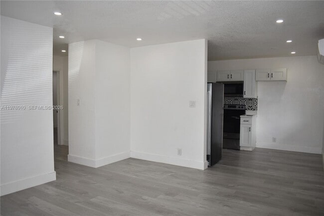 Foto del edificio - 900 NW 8th Ave