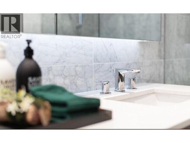 Photo du bâtiment - 5410 Shortcut Rd