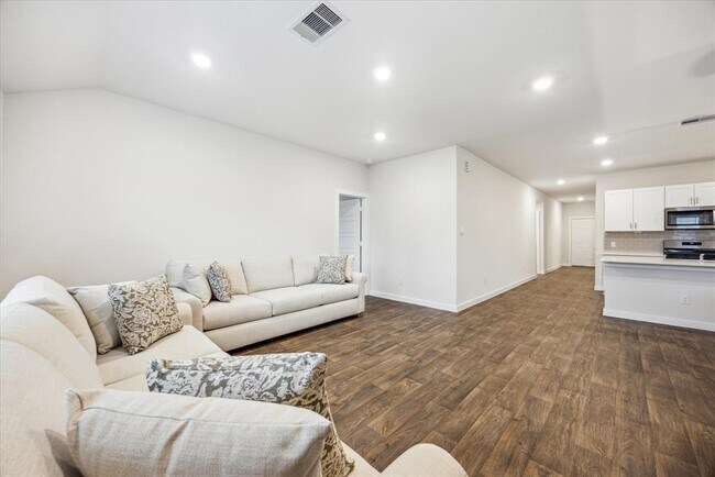 Building Photo - 625 Jane Long Dr
