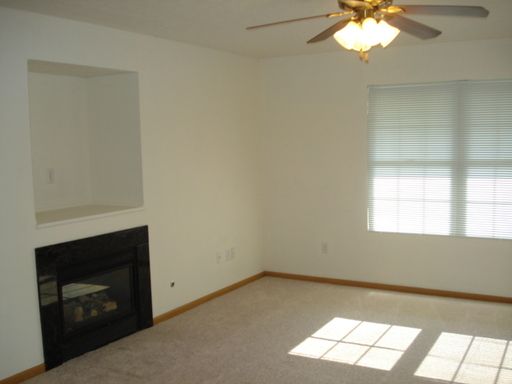 Building Photo - 563 Rockets St