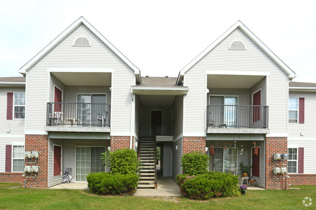 Eagle Ridge Square - Eagle Ridge Square Apartments