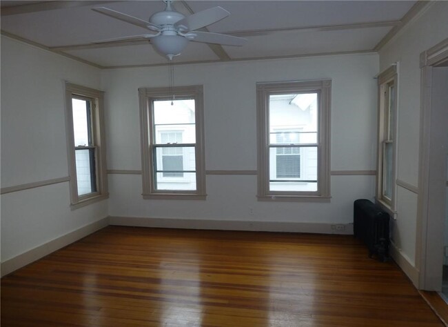 Dining Room - 256 N Main St