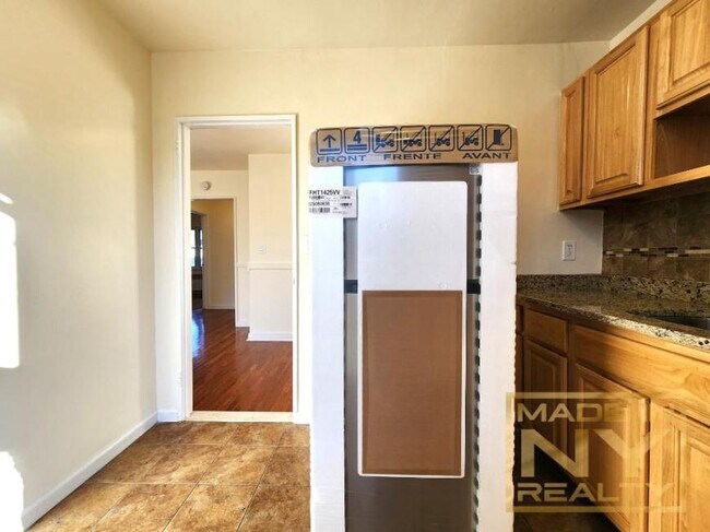 Foto del edificio - 2 bedroom in BAYSIDE NY 11361