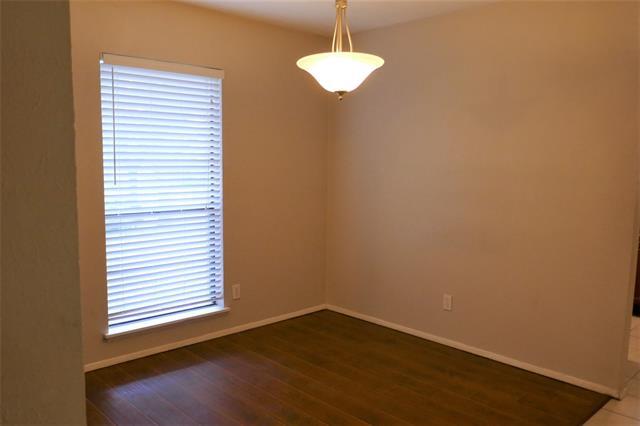 Building Photo - 925 Middle Cove Dr