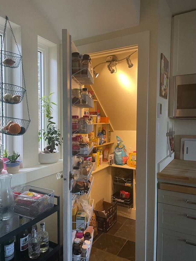 Building Photo - 65 Herring Cove Rd