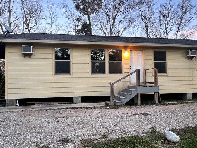 Building Photo - 7825 James St