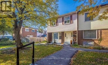 Building Photo - 1500 Sandhurst Cir