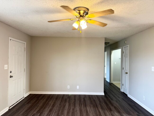 Foto del edificio - Beautiful Home close to Ft Campbell and Shopping!