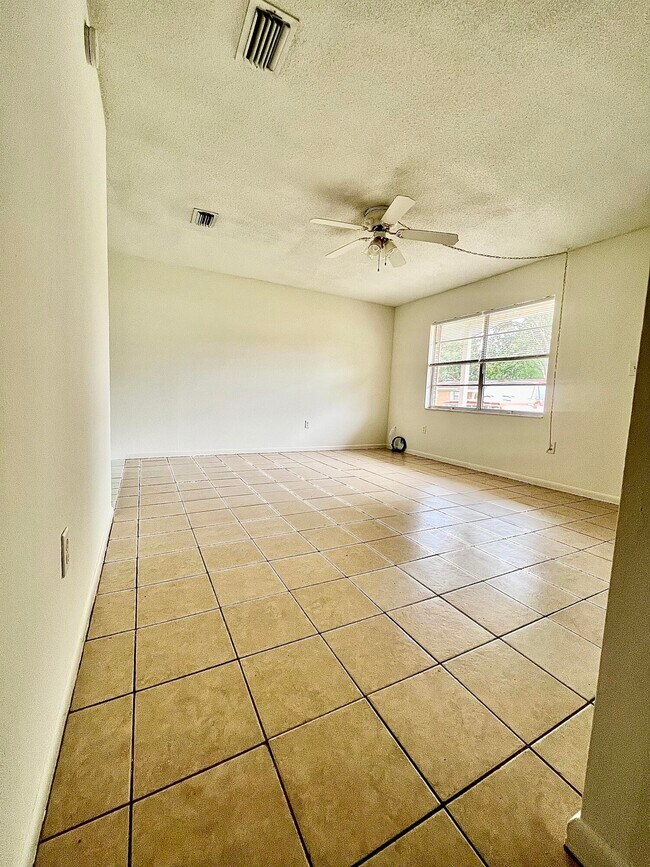 43 Oak Ln, Shalimar, FL 32579 House Rental in Shalimar, FL