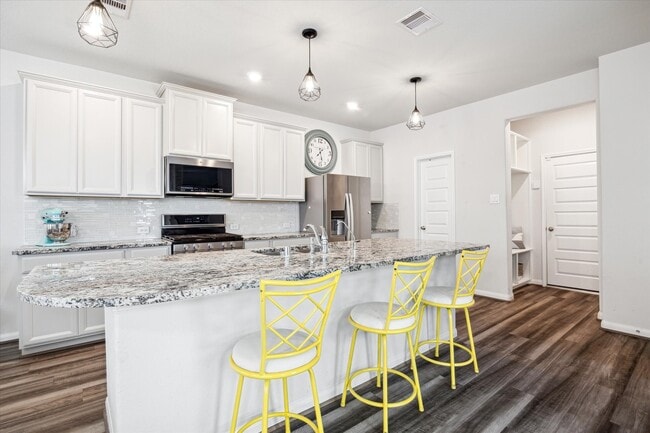 Building Photo - 5438 Cuerta St