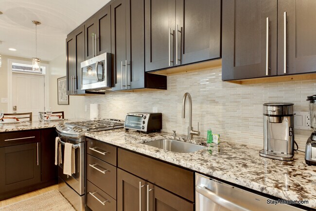 Building Photo - 314 A Street NE Unit 1, Washington, DC 20002