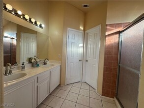 Building Photo - 8657 Keewatin Ct